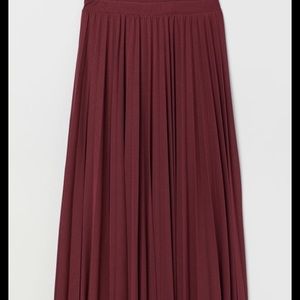 H&M Skirts - H&M Burgundy Pleated skirt H&M Skirts - H&M Burgundy Pleated skirt